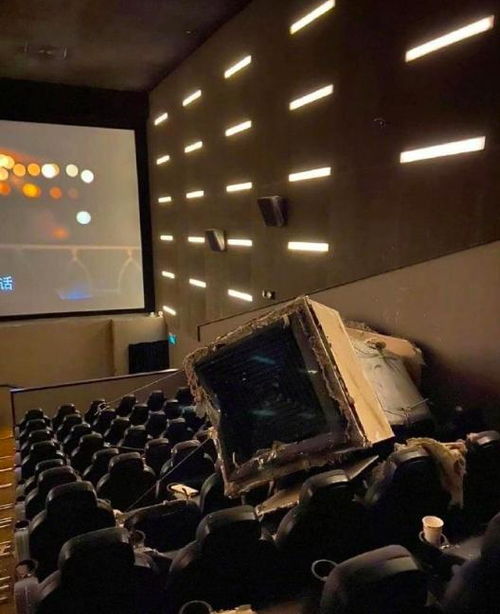 影院驚魂 《信條》放映事故引虛驚，熒幕起火觀眾誤認特效